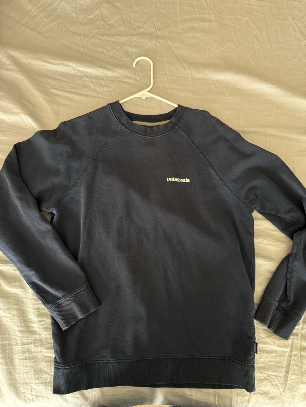 Patagonia Men's Crewneck Sweatshirt in Navy Blue